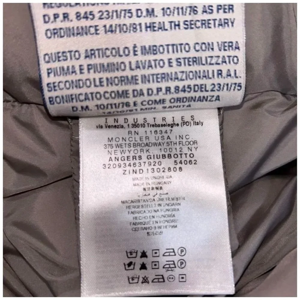 Moncler down grey jacket for women size 02.(M) - Picture 11 of 15